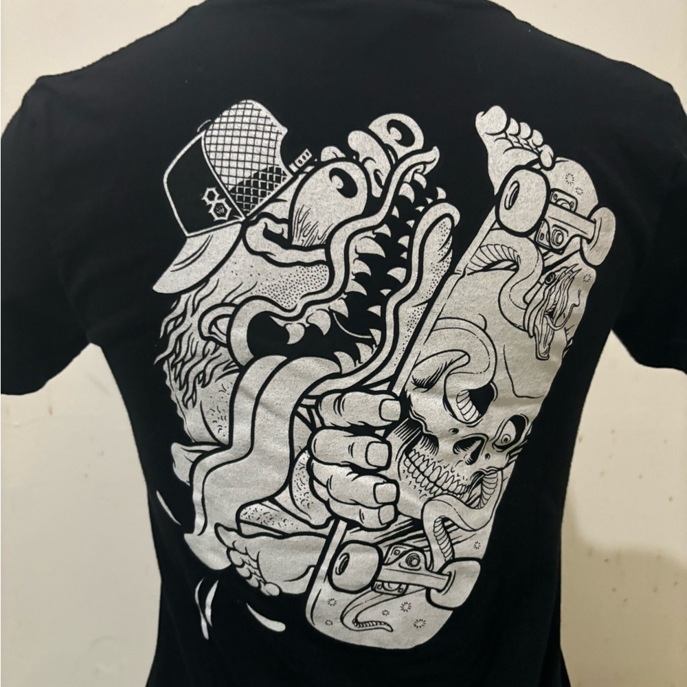 Rebel 8 Die or Skate! T-Shirt.  Never worn. - Picture 4 of 8